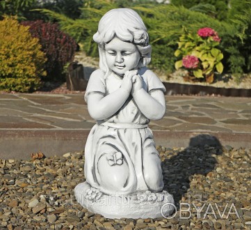 Фигура Ребенок молится на коленях – оригинальная садовая статуя ребенка в сером . . фото 1