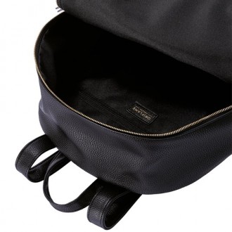 Стильный и лёгкий рюкзак с отделкой из металлических заклёпок: тканевая подкладк. . фото 4