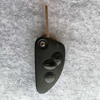Корпус выкидного ключа для автомобилей марки Audi3 кнопки Тип лезвия HU66
. . фото 2