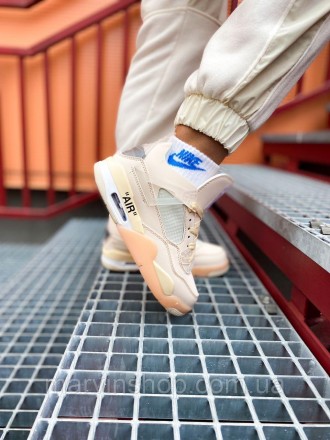 Кроссовки женские бежевые Nike Air Jordan 4 Retro 
Потрясающие женские кроссовки. . фото 7