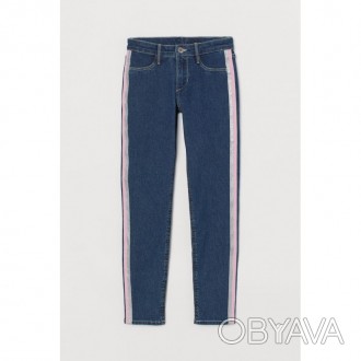 Стильные джинсы от бренда H&M – незаменимый элемент гардероба современной девочк. . фото 1