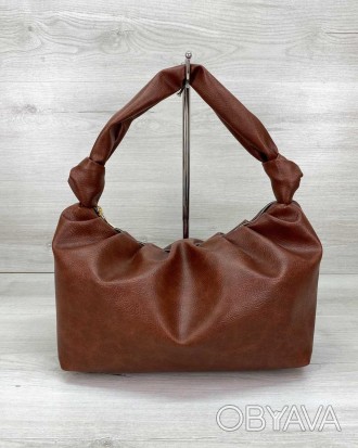 Рыжая мягкая сумка женская выполнена из плотной качественной экокожи: качественн. . фото 1