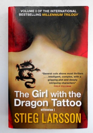 Книга на английском The Girl with the Dragon Tattoo 
Девушка с татуировкой драк. . фото 2