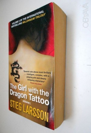 Книга на английском The Girl with the Dragon Tattoo 
Девушка с татуировкой драк. . фото 4