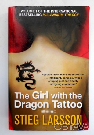 Книга на английском The Girl with the Dragon Tattoo 
Девушка с татуировкой драк. . фото 1