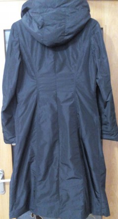 Женское зимнее пальто
цвет черный
размер 48

Зимнее пальто с натуральным мех. . фото 6