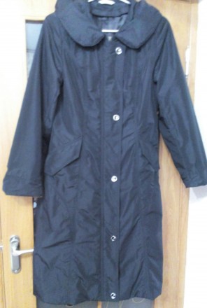 Женское зимнее пальто
цвет черный
размер 48

Зимнее пальто с натуральным мех. . фото 4
