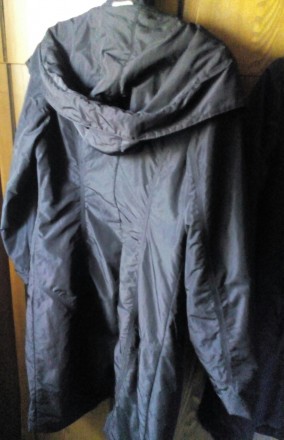 Женское зимнее пальто
цвет черный
размер 48

Зимнее пальто с натуральным мех. . фото 9