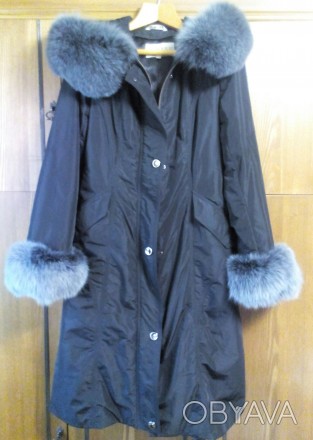 Женское зимнее пальто
цвет черный
размер 48

Зимнее пальто с натуральным мех. . фото 1