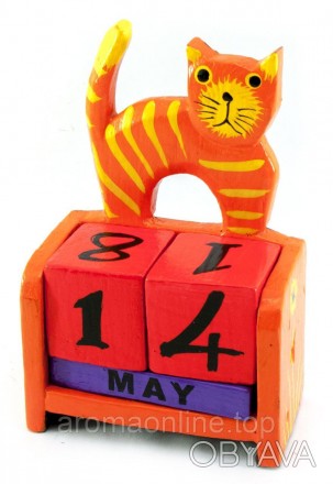 Календарь настольный "Кот" дерево оранжевый (14,5х10х5,5 см). . фото 1