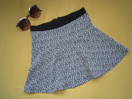 Трикотажная юбка с замочком сзади, р.122-128, Камбоджа, H&M.
ПОТ  27.5 см, тали. . фото 3