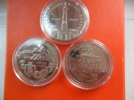 продам монеты 5 гривен , цена за одну монету. . фото 2