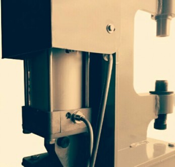 Пневматическое устройство для клепки тормозных накладок PUNT AIRKRAFT. Испо. . фото 5