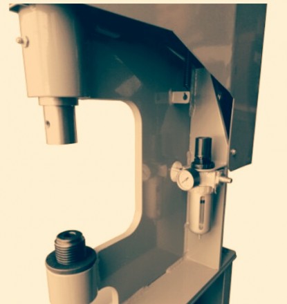 Пневматическое устройство для клепки тормозных накладок PUNT AIRKRAFT. Испо. . фото 4