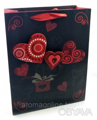 Пакет подарочный картонный с аппликацией"Love" (23х18х8 см). . фото 1