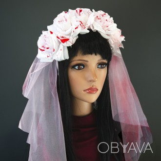 С цветочным украшением на голову Хэллоуин Кровавая невеста легко можно создать о. . фото 1