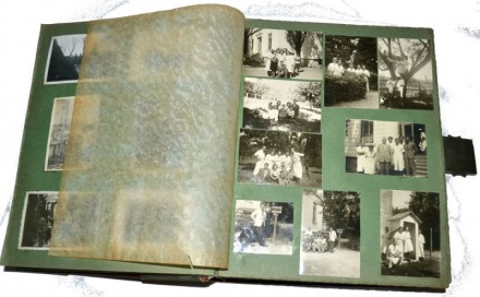 Альбом кожа
Размер 28х23х7 см
Фото 30-40е годы прошлого века
Насчитывает 138 . . фото 10