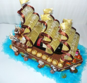 Корабль из конфет с мужским характером будет отличным подарком на корпоратив, де. . фото 4