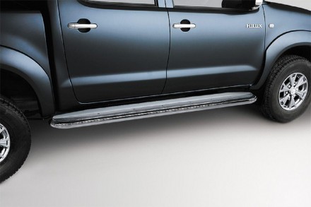 Пороги с листом (площадка) на Toyota Hilux UATUNING нержавейка (d 42 лист нержав. Київ. фото 1 Пороги с листом (площадка) на Toyota Hilux UATUNING нержавейка (d 42 лист нержав. Київ. фото 1