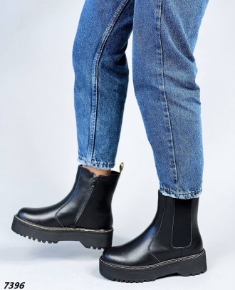 Зимние ботинки на тракторной платформе Dr. Martens. Київ. фото 1 Зимние ботинки на тракторной платформе Dr. Martens. Київ. фото 1