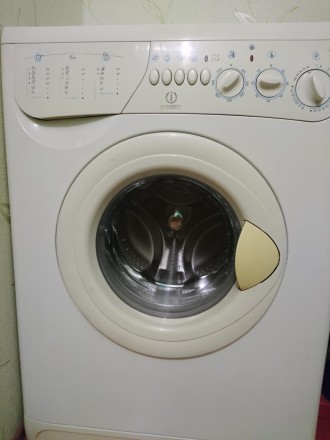 Продам стиральную машину Indesit WS 105TX. Покупали в 2004 году. Сборка итальянс. . фото 2