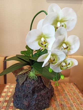 Очень красивая белая орхидея и латекса с различными добавками. Абсолютная имитац. . фото 2