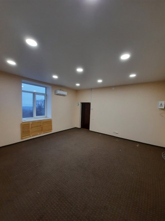 Сдам офисы площадью 25м2 (2 этаж) и 45 м2 (3 этаж), в административном здании, п. Нагорка. фото 2