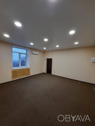 Сдам офисы площадью 25м2 (2 этаж) и 45 м2 (3 этаж), в административном здании, п. Нагорка. фото 1