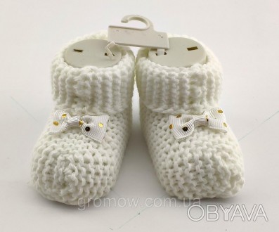 
Нарядная обувь для девочки. Сделаны из вязки, украшены аппликацией. Возраст при. . фото 1