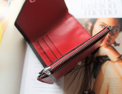 Женский кожаный кошелек красный
Женский стильный кошелек из натуральной кожи.
Ко. . фото 7
