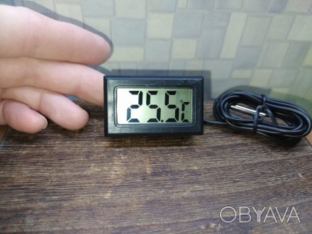 Миниатюрный встраиваемый термометр.Термометр с выносным проводным датчиком темпе. . фото 1