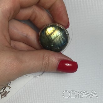 Предлагаем Вам купить элегантное кольцо с камнем лабрадор в серебре.
Размер 17,3. . фото 1