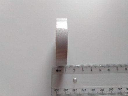 Длина Белой ближе к серебру 4 метра 94 сантиметра
Ширина : 1 см	
Такая светоот. . фото 4