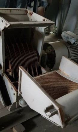 Высокопроизводительная молотковая мельница.
Измельчает материалы влажностью до . . фото 3