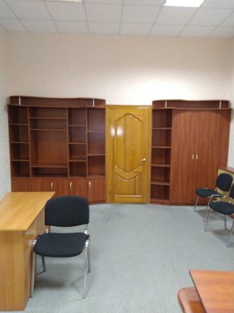 Сдаются кабинеты в офисном здании Центр, возле ул.Суворова. 16 м2, 34 м2, 10.5м2. Центр. фото 4