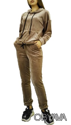 Женский велюровый костюм 
Худи с капюшоном, штаны с карманами на коротких манжет. . фото 1
