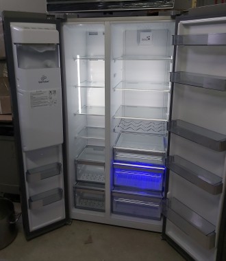 Side-by-side холодильник Бломберг Blomberg KWD2330XA ++
Доставка холодильников . . фото 3