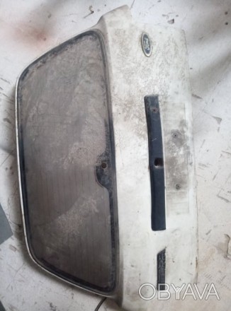Продам крышку багажника со стеклом на Форд сиерра караван.