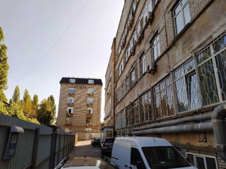 Продажа комплекса 3 зданий, общая площадь 13170м2, участок 1,38 га, м. Шулявская. . фото 3