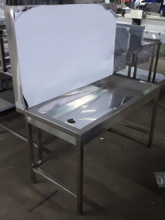 Стіл мийка для розливу води питної у бутлі, прилавок для питної води. Київ. фото 1 Стіл мийка для розливу води питної у бутлі, прилавок для питної води. Київ. фото 1