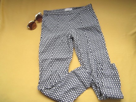 Укороченные  штаны, брюки, р.С, Италия, Vicolo .
Цвет - черный с белым. По низу. . фото 2