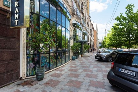 Продам фасадный ресторан, общая площадь 900м2 на ул. Антоновича, Киев, Голосеевс. . фото 2