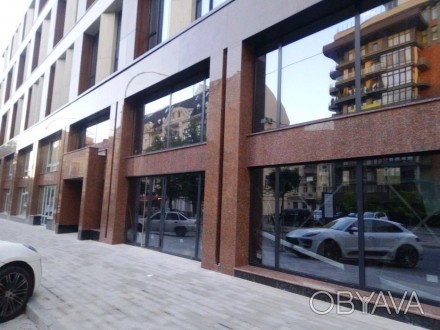 Аренда ресторана в центре Киева 300 м2. Фасадное помещение на первом этаже прест. . фото 1