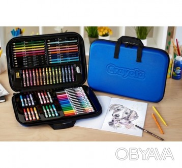 
Набор Крайола в мягком чемоданчике Crayola Coloring and Sketching Art Set. 
 
 . . фото 1