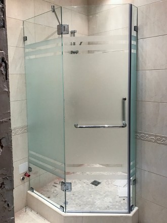 Виготовляємо душові кабіни із загартованого скла

Ціна вказана за душову кабін. . фото 6