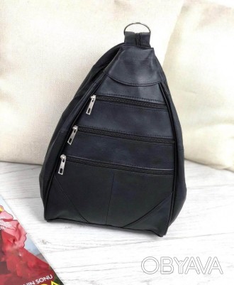 Рюкзак изготовлен из натуральной кожи, закрывается на молнию
Внутри рюкзака один. . фото 1