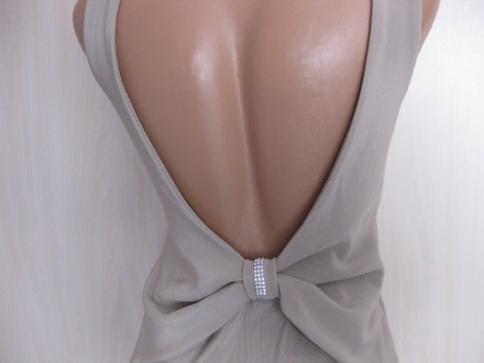 Классное платье с голой спиной и бантом, Италия, M/L, км0864
цвет серо-бежево-к. . фото 3