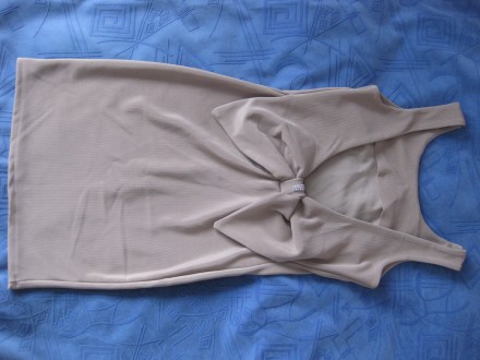 Классное платье с голой спиной и бантом, Италия, M/L, км0864
цвет серо-бежево-к. . фото 7