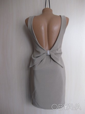 Классное платье с голой спиной и бантом, Италия, M/L, км0864
цвет серо-бежево-к. . фото 1