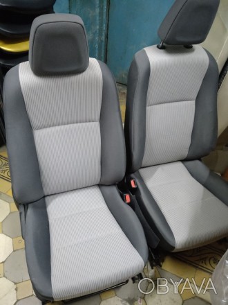 сиденья Toyota RAV 4 европеец ткань с велюром состояние идеальное подушки не стр. . фото 1